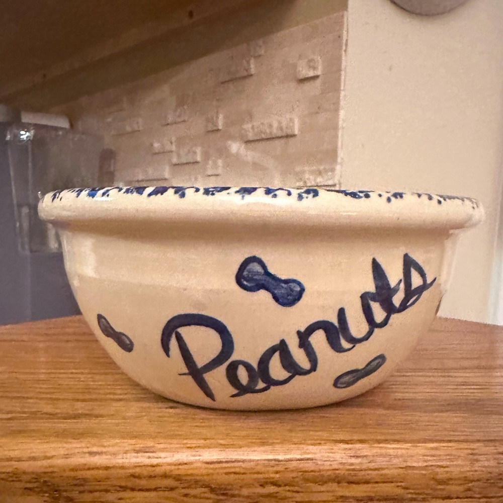 Yesteryears hand thrown Pottery Peanut Bowl